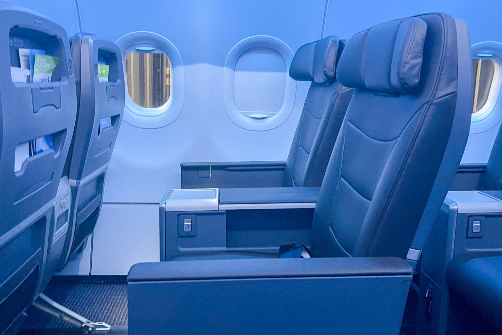 American Airlines A321neo row 3 first class