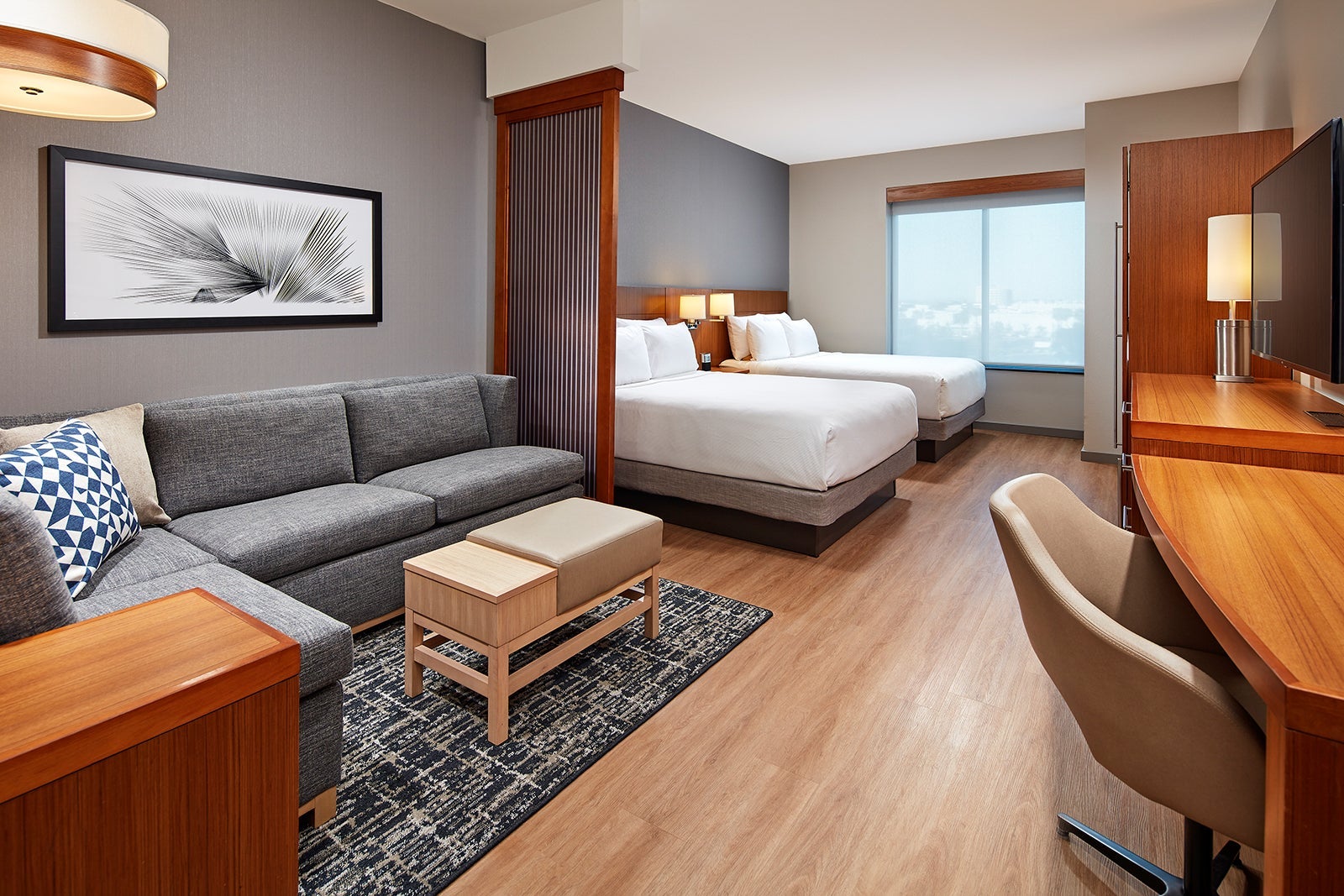 LAXZE_P129 2 Queen Guestroom