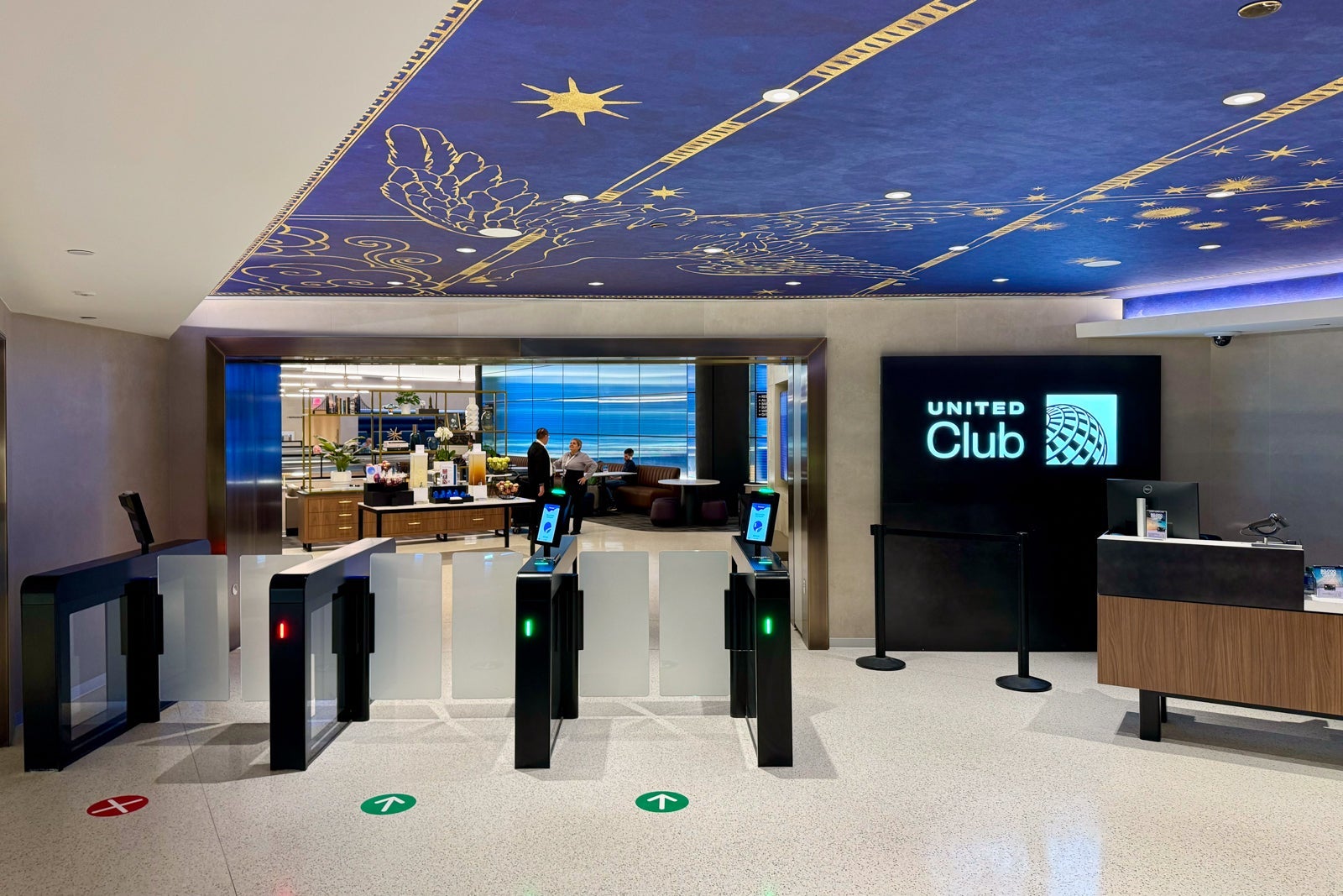 United Club Newark C74