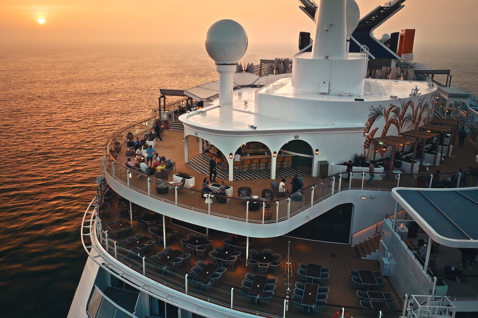 celebrity-beyond-sunset-aft