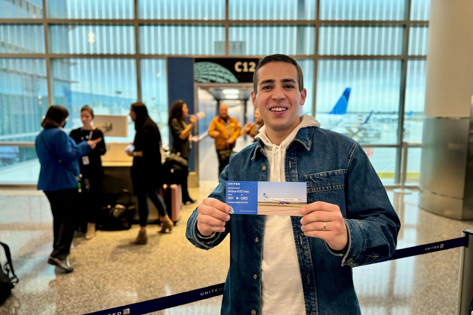 United Airbus A321neo Houston Chicago First Class Economy