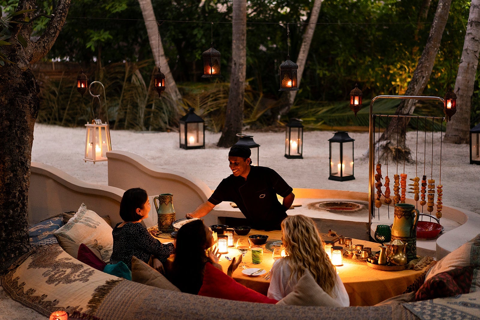 Huvafen_Fushi_Destination_Dining_Cardamom_Lounge_2