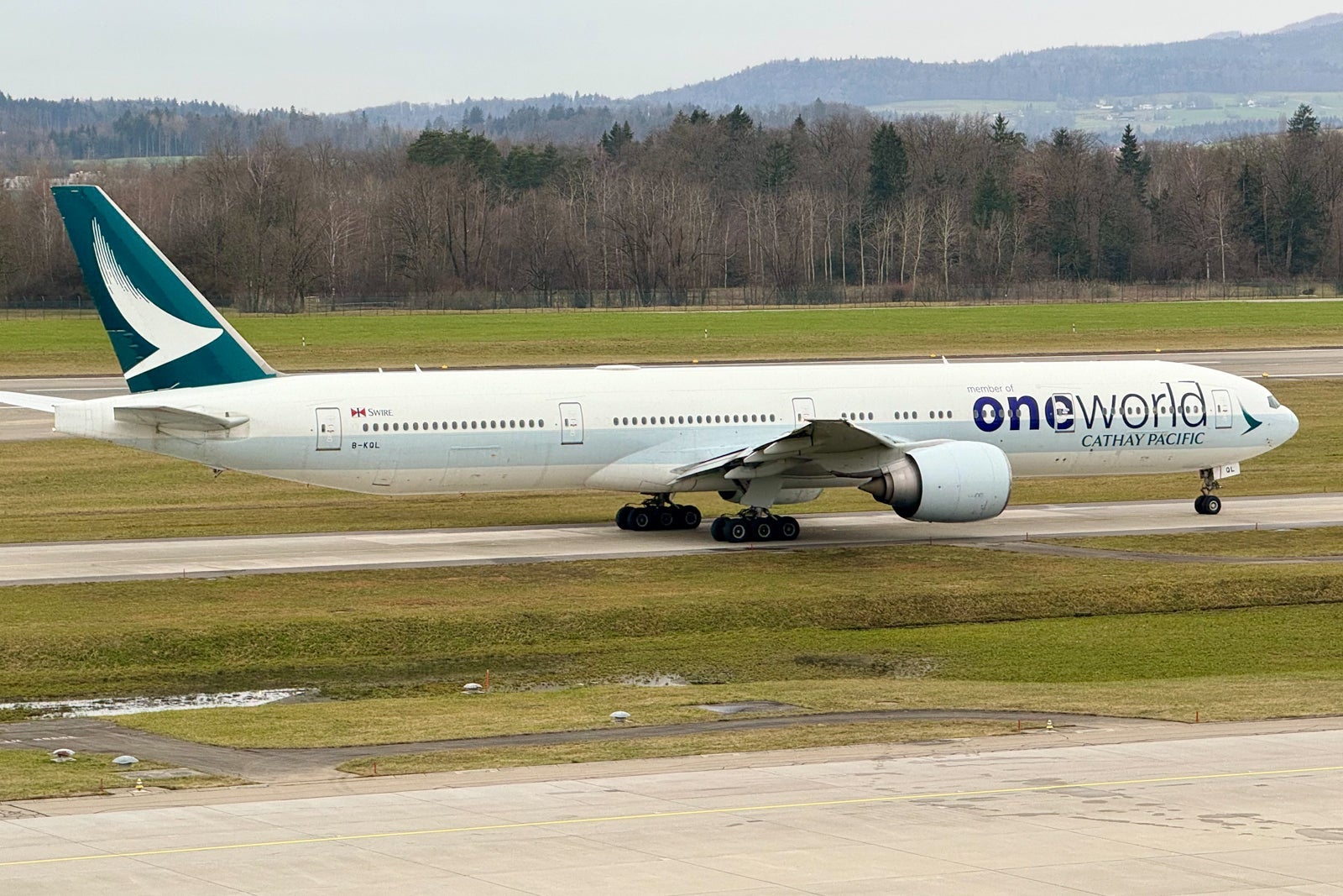Cathay Pacific Oneworld Boeing 777-300ER Zurich ZRH