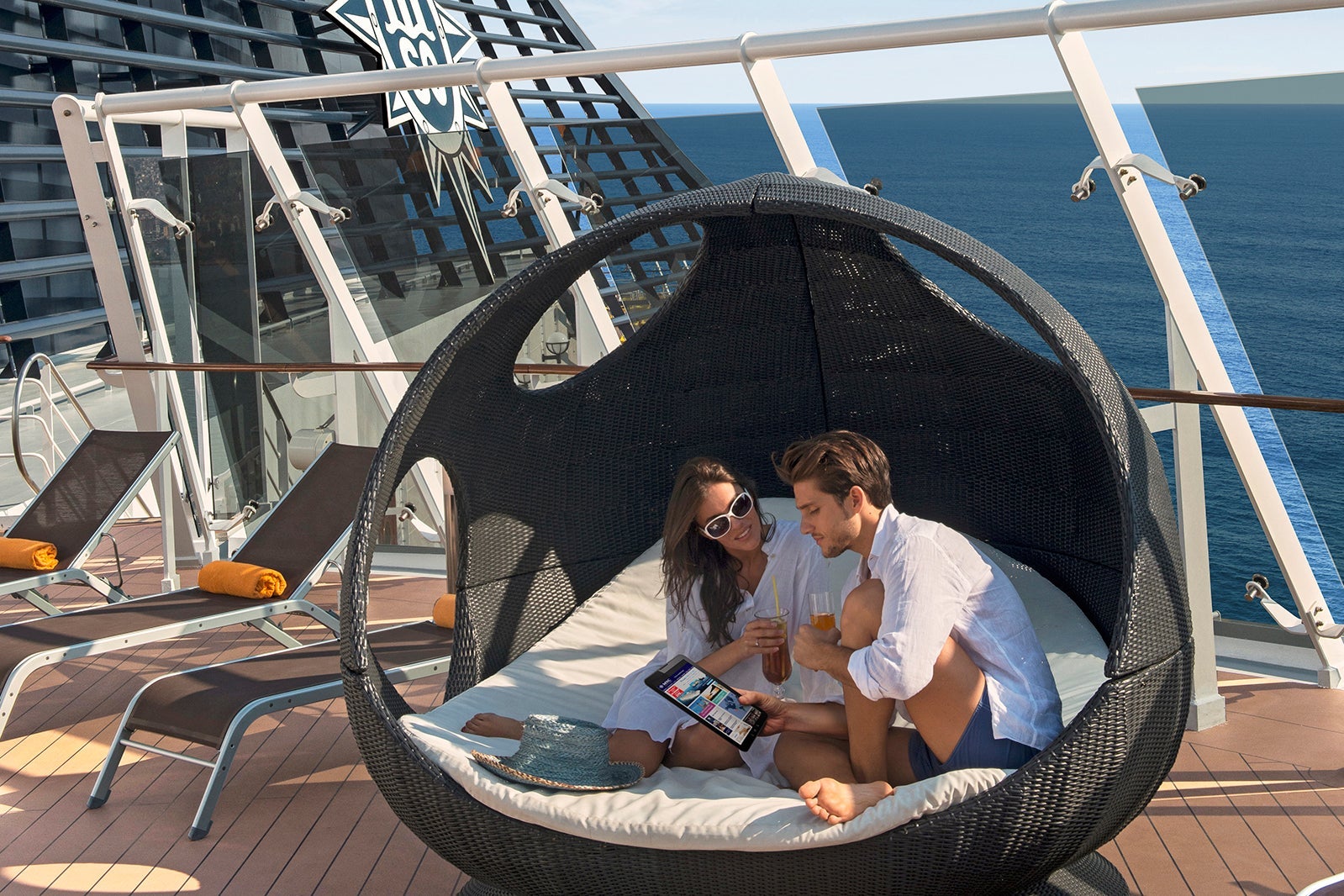 "CO_sundeck_45_tablet.jpg"