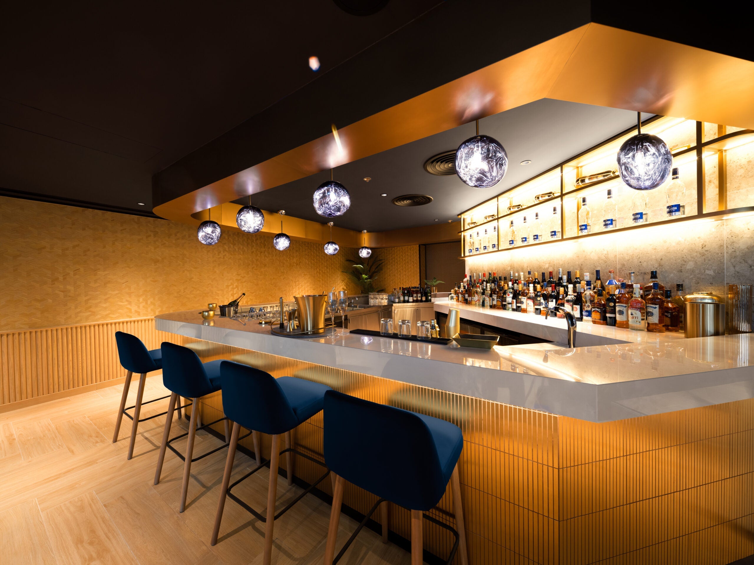 108500348_Python_2147_V7_sRGB_R