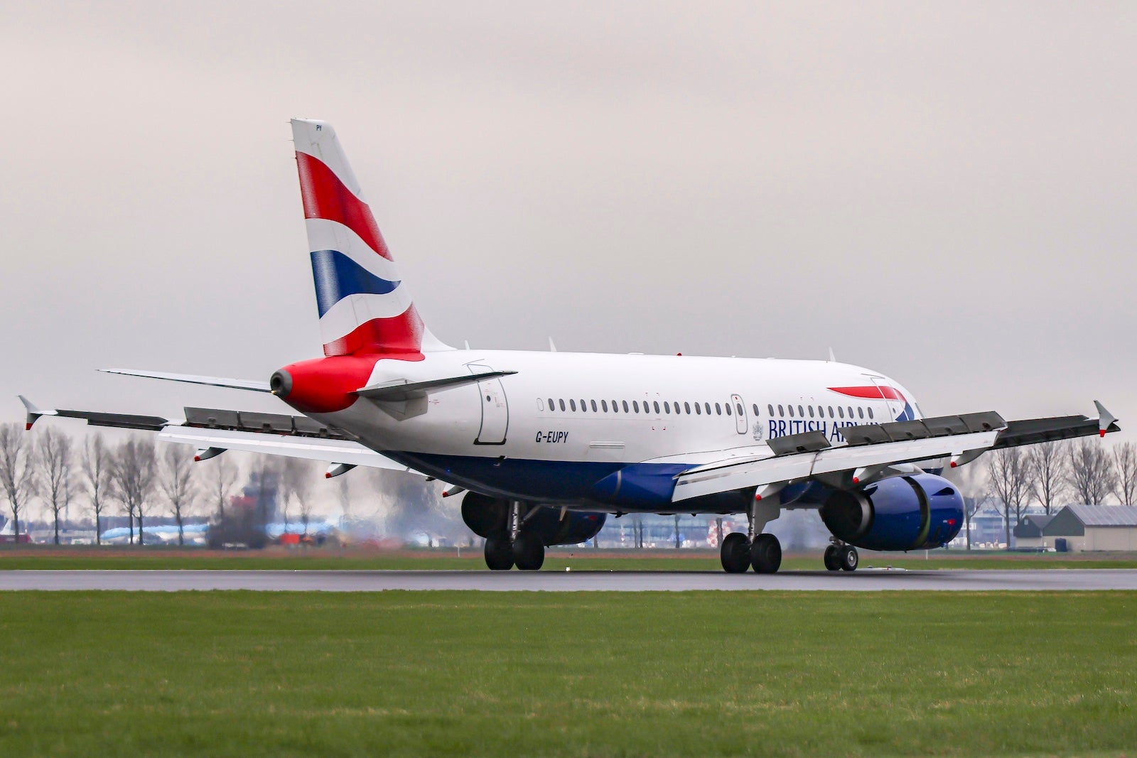British Airways Airbus A319 Landing