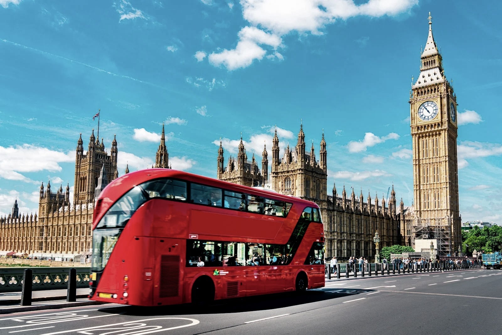Big-Ben-Bus_CHUNYIP-WONG-1