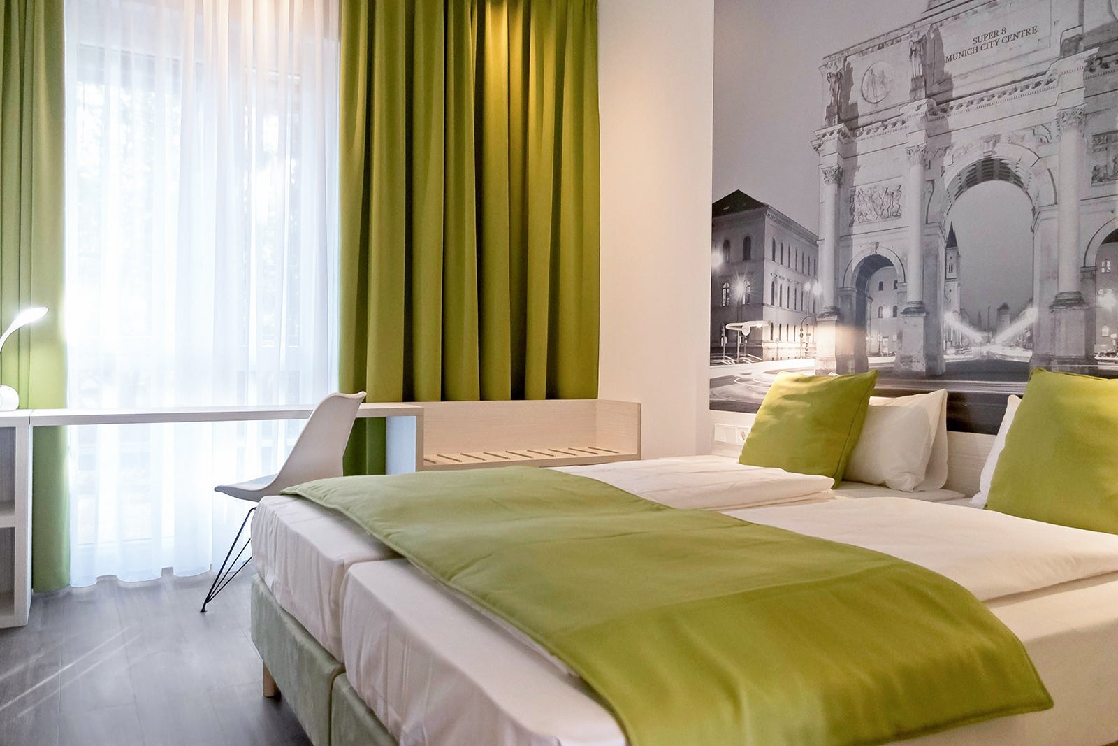 Super 8 by Wyndham_Facebook_3