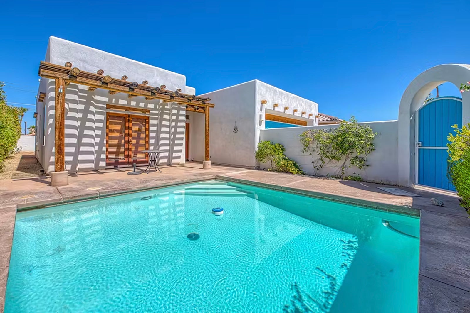 The pool at Casa Cinco in La Quinta, California_Vacasa copy