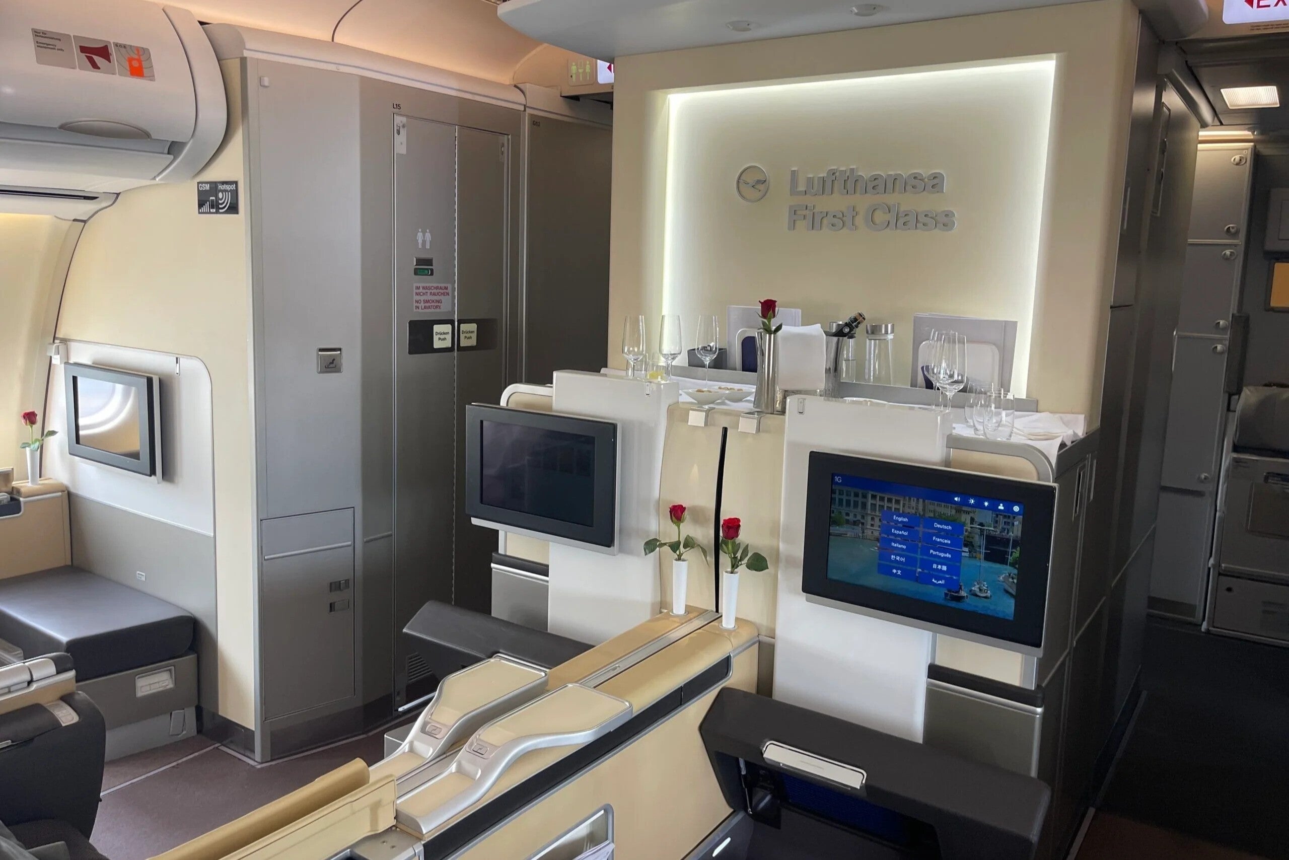 Lufthansa-first-class-A340-600-bulkhead-cropped