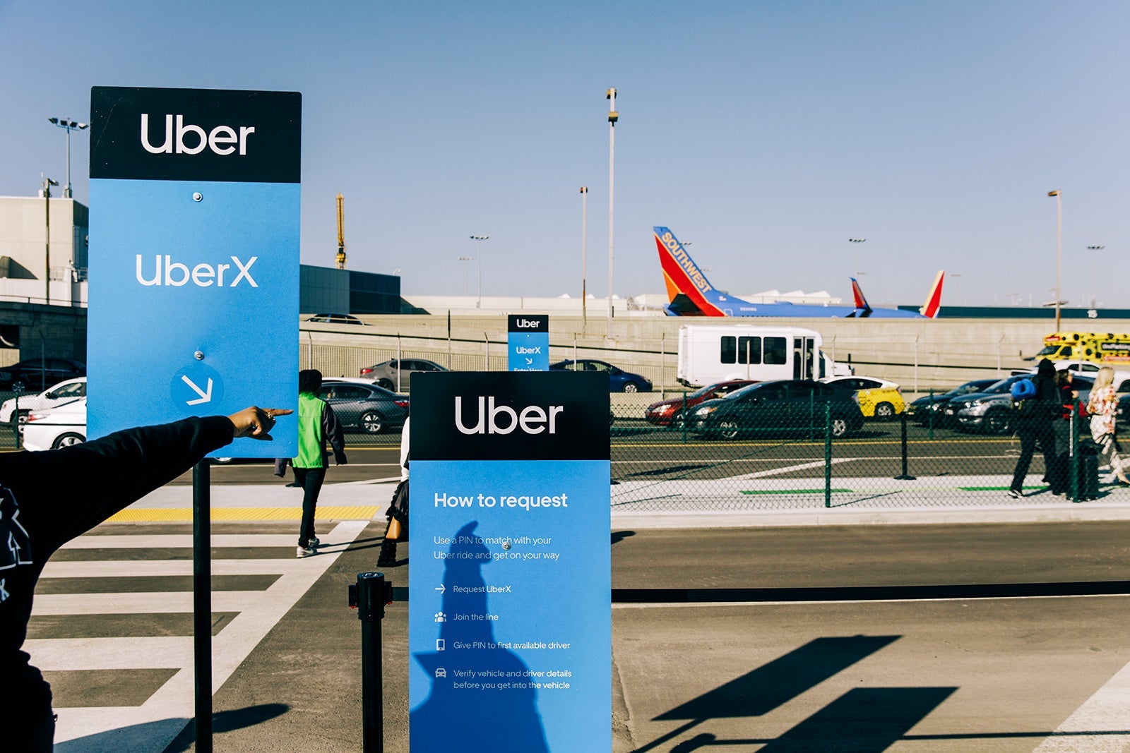 Uber & Lyft Curbside Pickup Ban At Los Angeles International Airport Begins