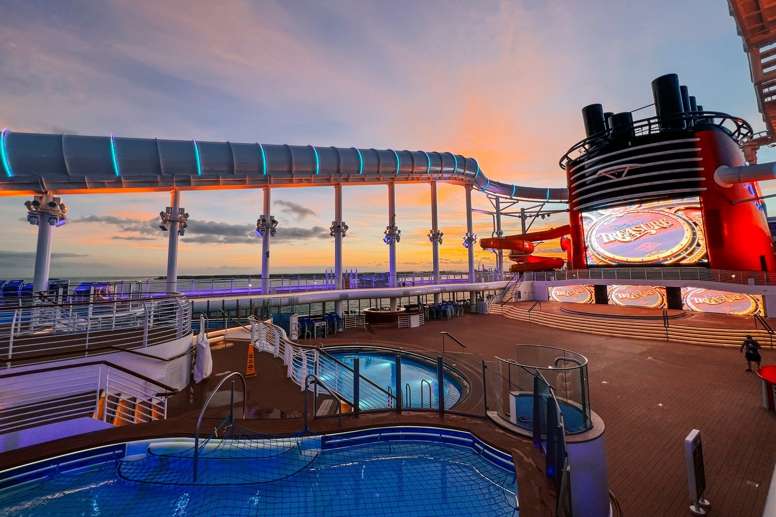 SUMMER HULL/THE POINTS GUY