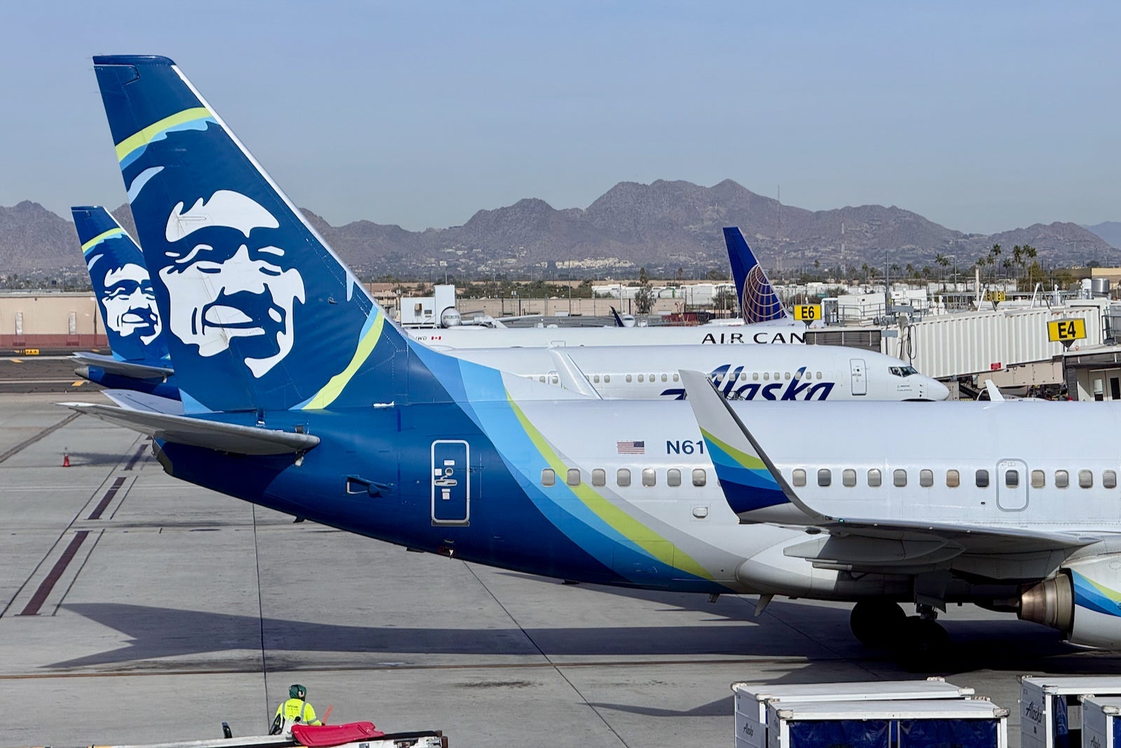 Alaska Airlines Boeing 737 Phoenix