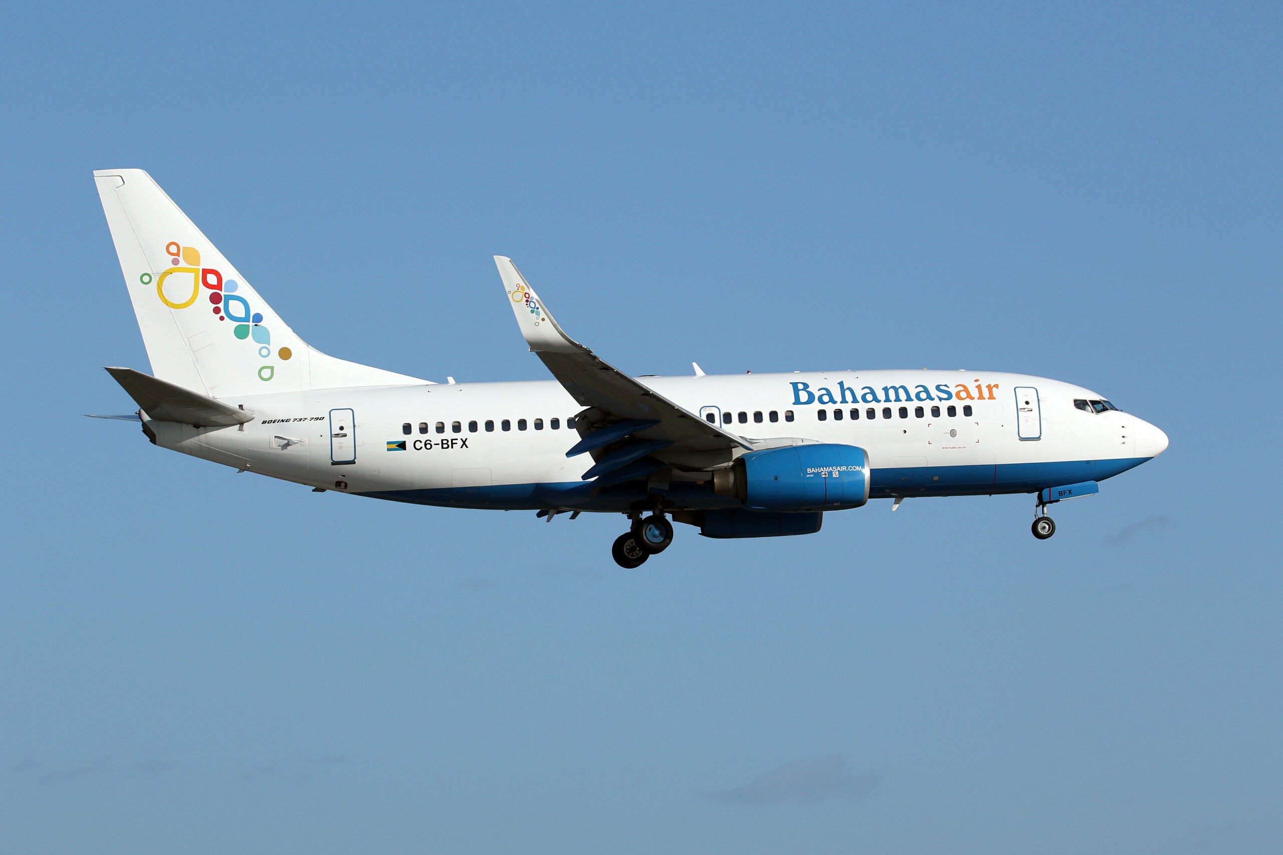 Bahamasair Boeing 737-700 Landing at Miami International Airport