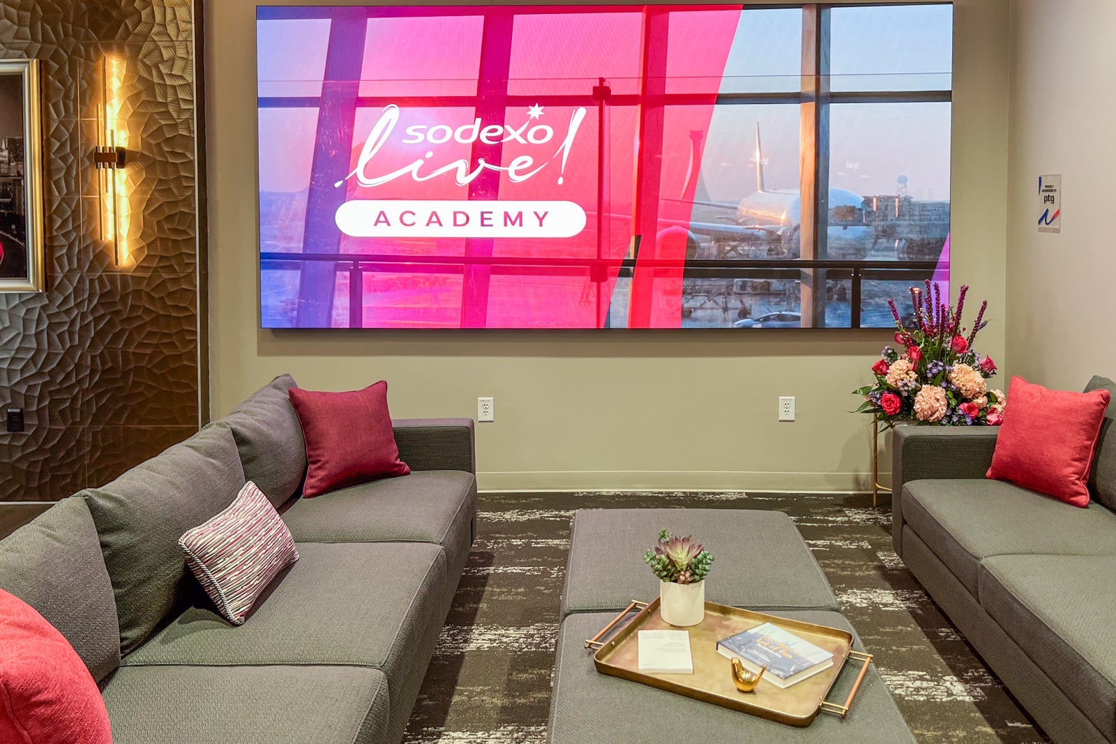 CLINT HENDERSON/THE POINTS GUY