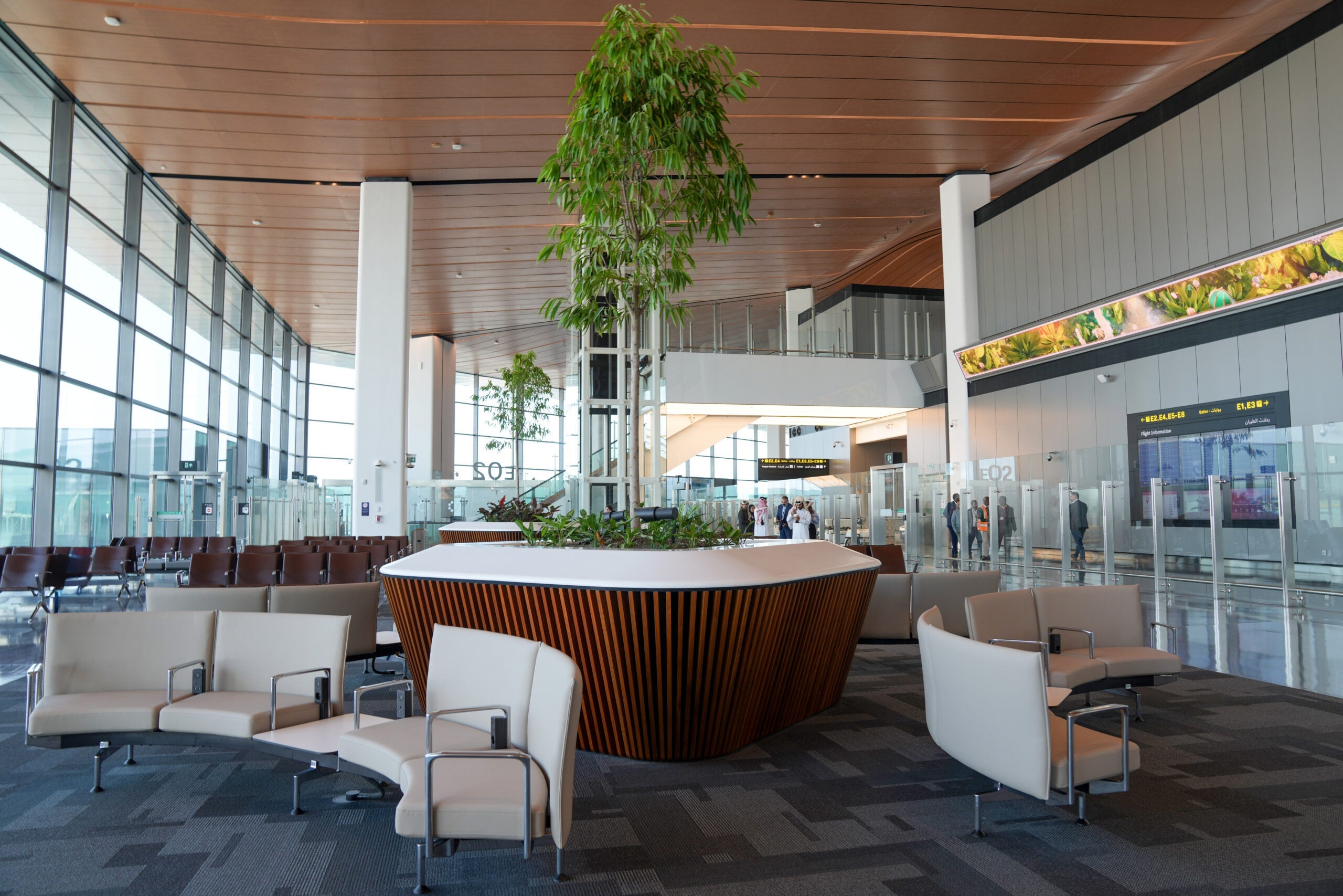 concourse E seatting area 2-f68jqz