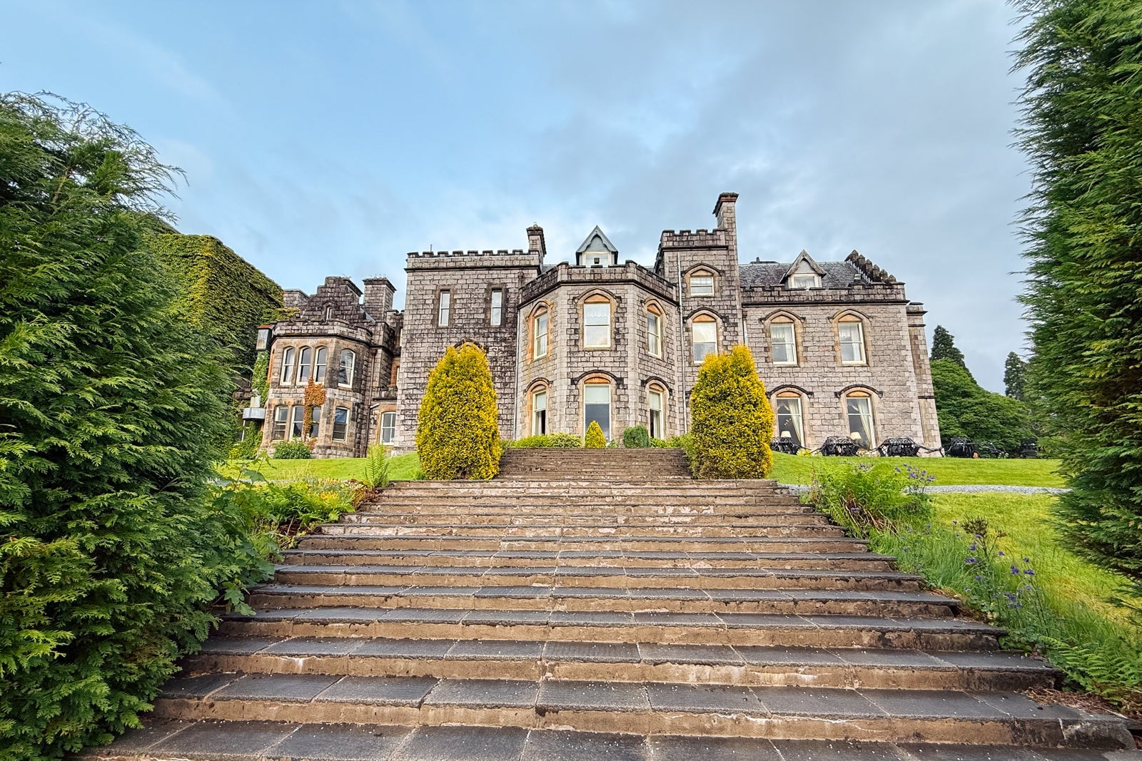 SUMMER HULL/THE POINTS GUY