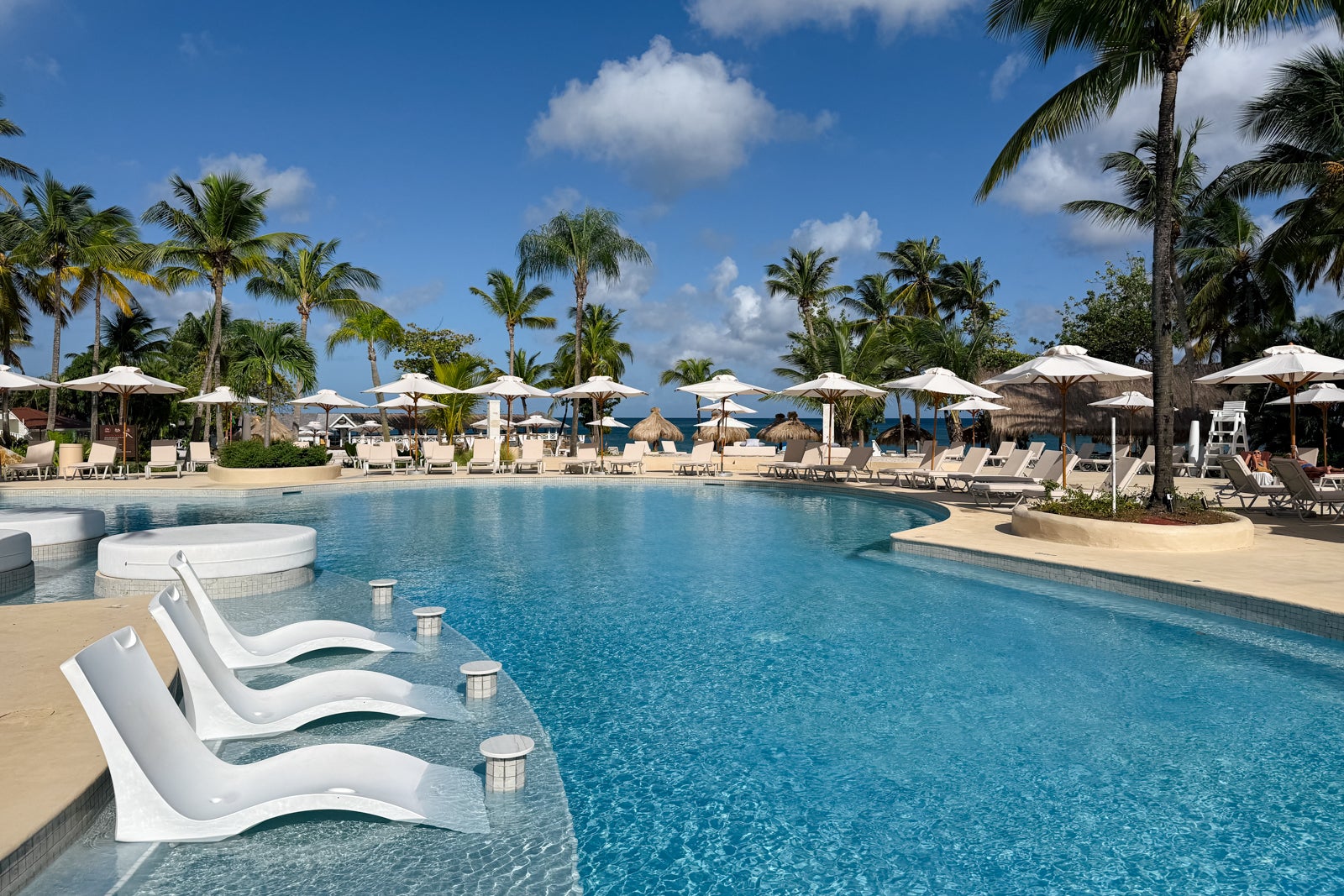 SUMMER HULL/THE POINTS GUY