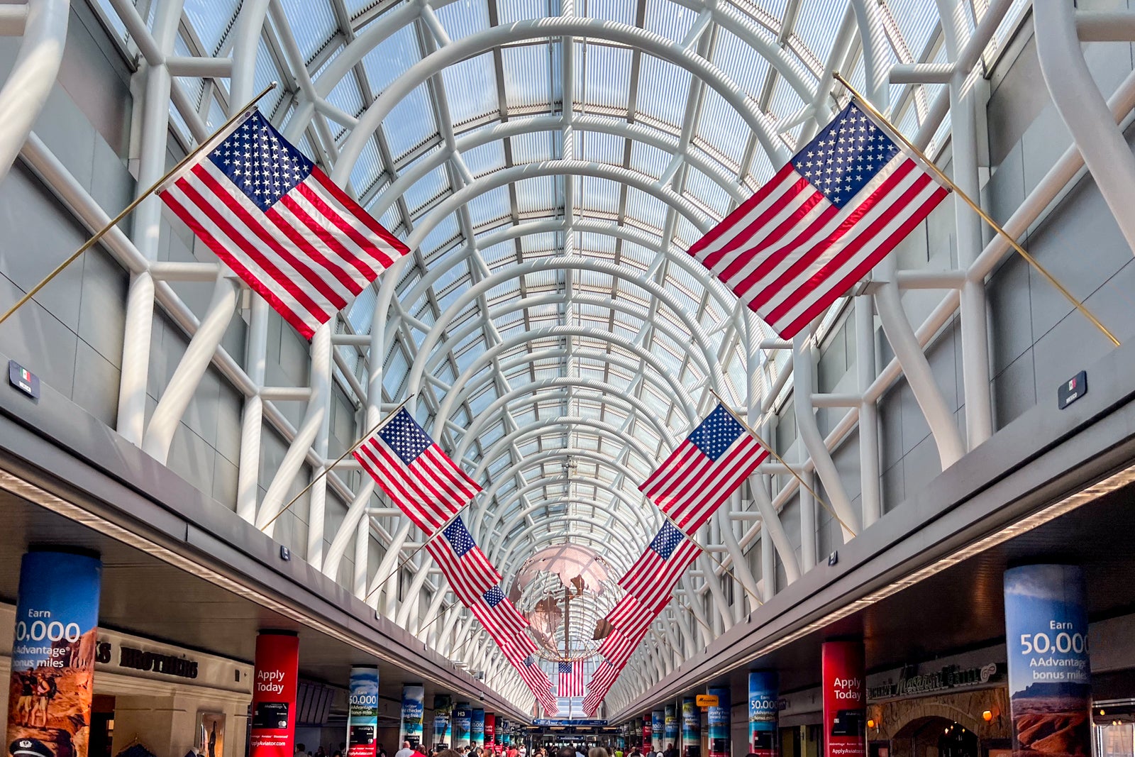 AA Flagship Lounge Chicago