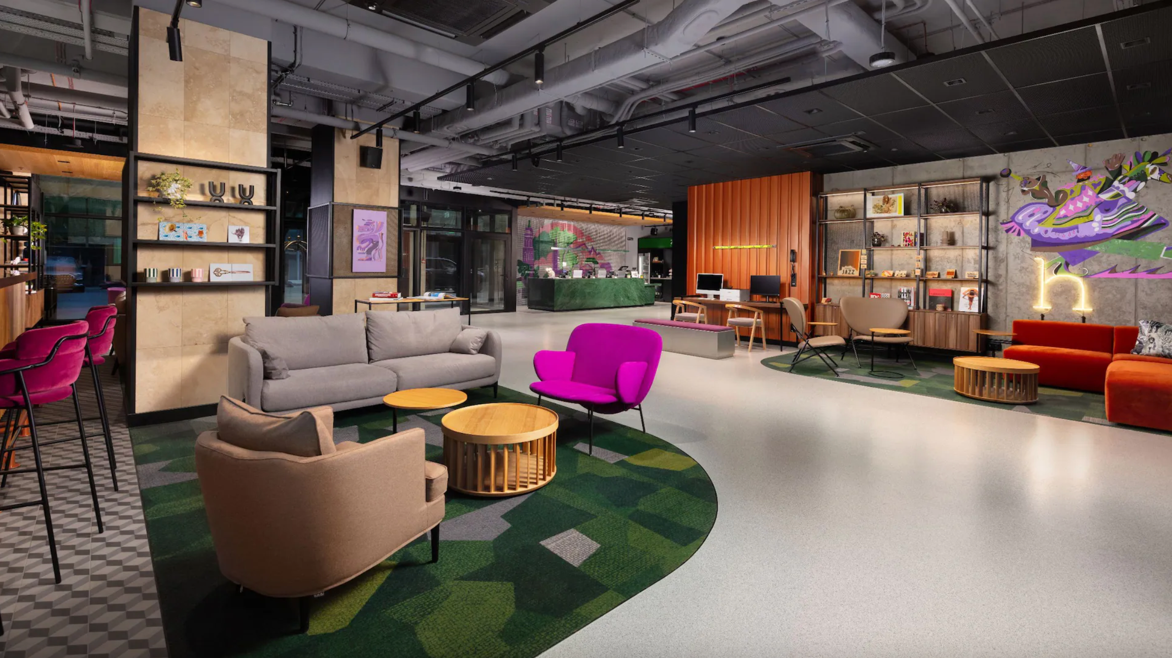 Hyatt Place Krakow lobby 2