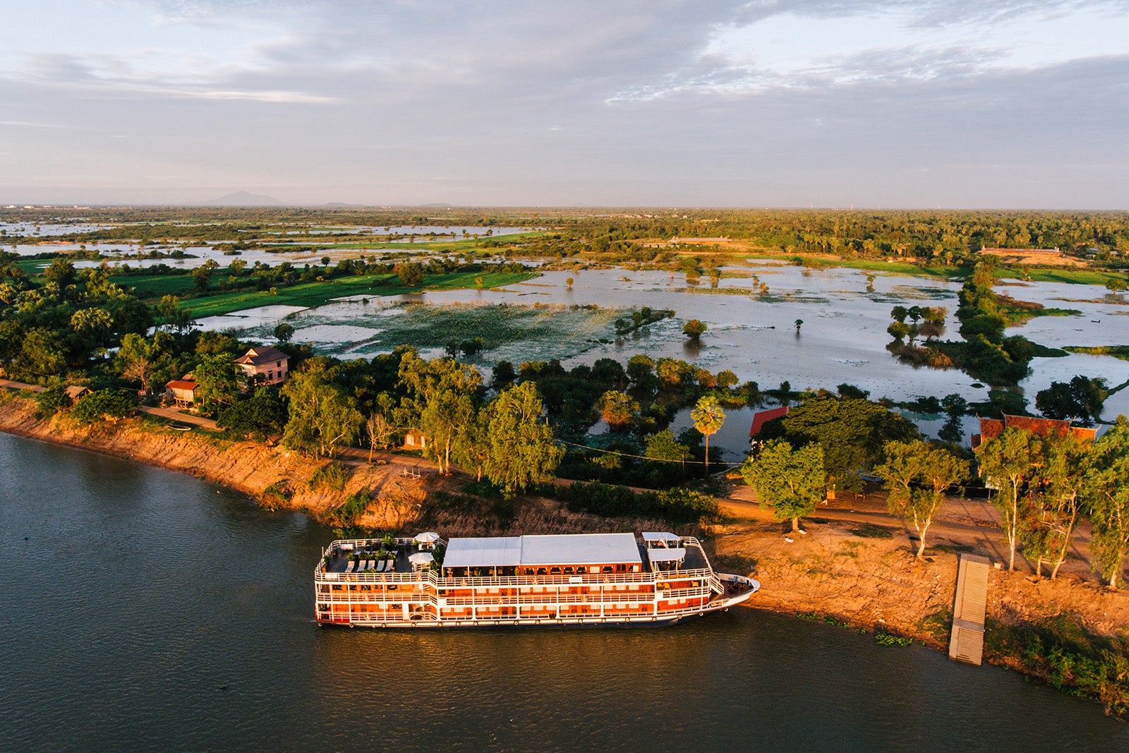 20250917_CroisiEurope Cruises_River Cruise_Vietnam River Cruise_RV-Indochine-Mekong-profil10-CroisiEurope-Alexandre Sattler-CroisiEurope-ORIGINAL