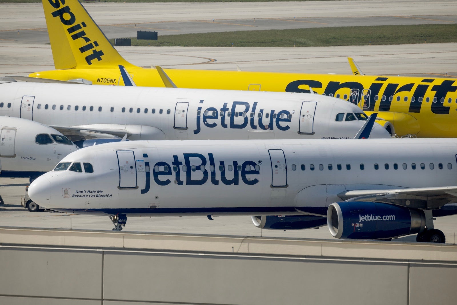 JetBlue Stock Drops With Expected Flat Revenue And Higher Costs