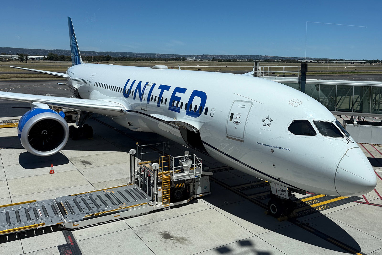united-plane-adl-to-sfo
