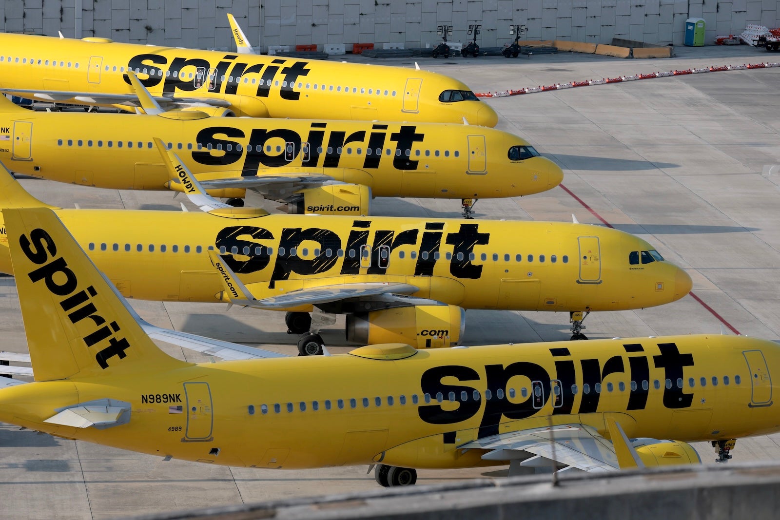 spirit planes parked FLL
