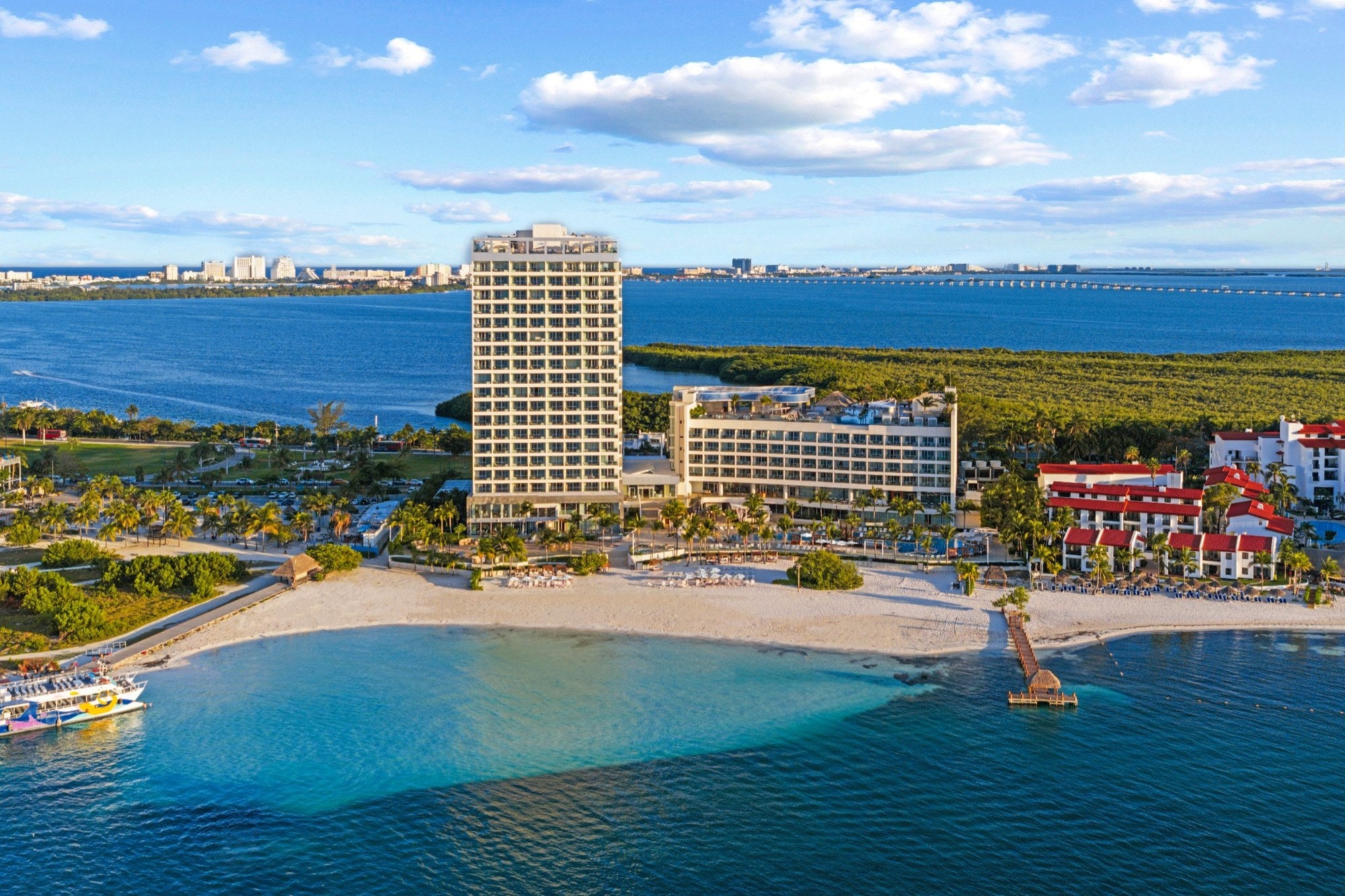 amare-cancun-adults-only-all-inclusive-resort-exterior
