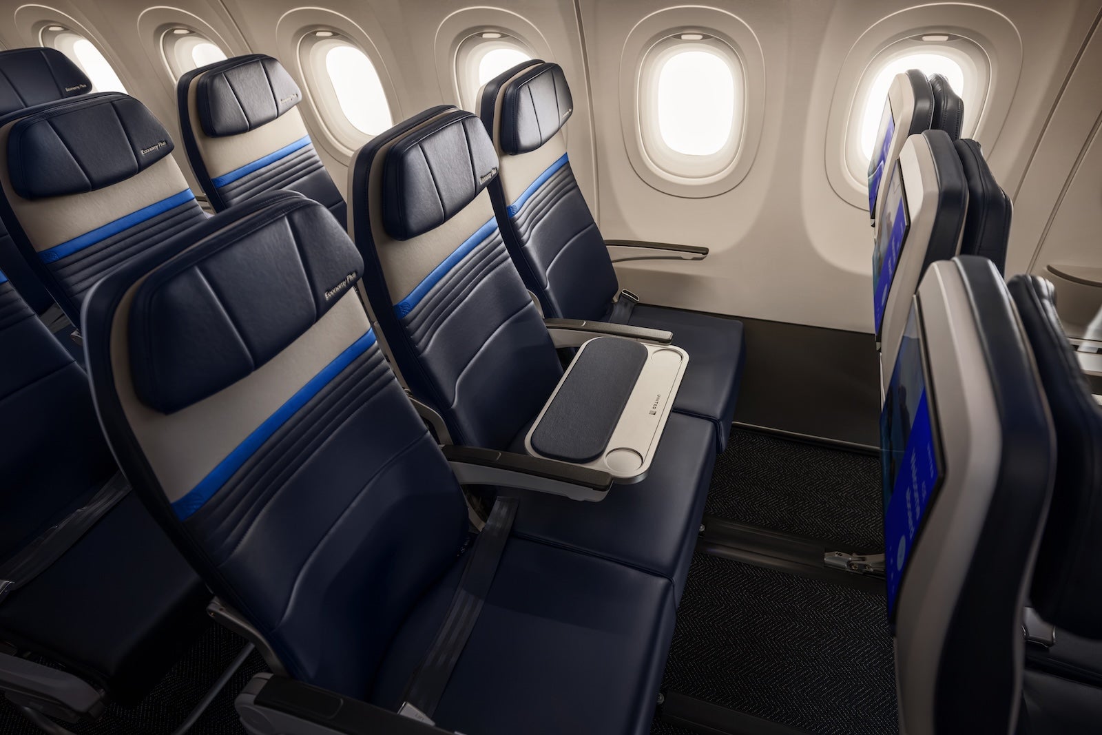 united xlr new blocked middle seat product