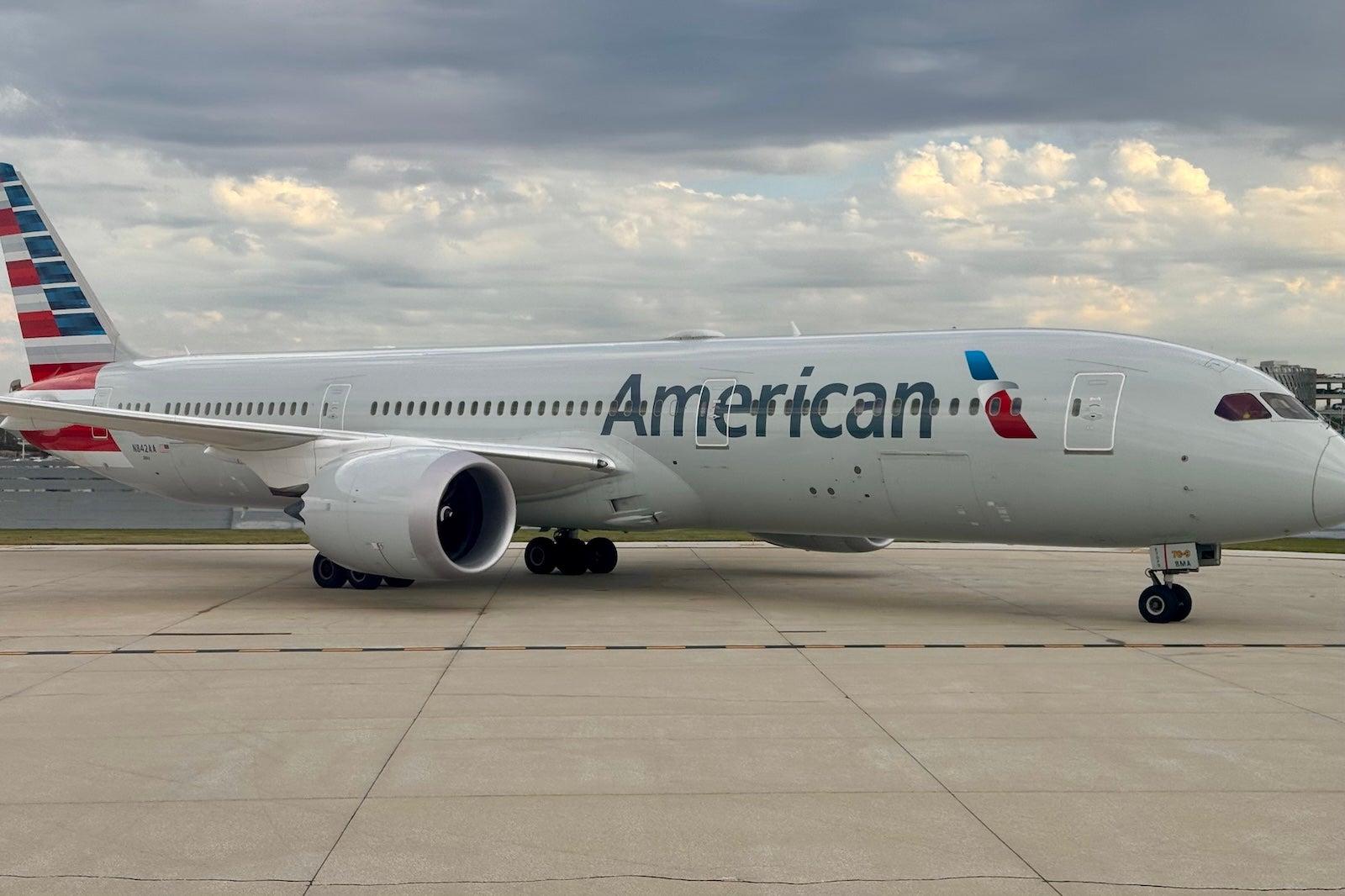AA 787 9p