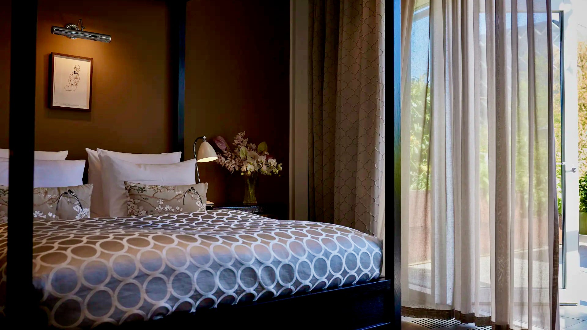 Nimb Hotel room