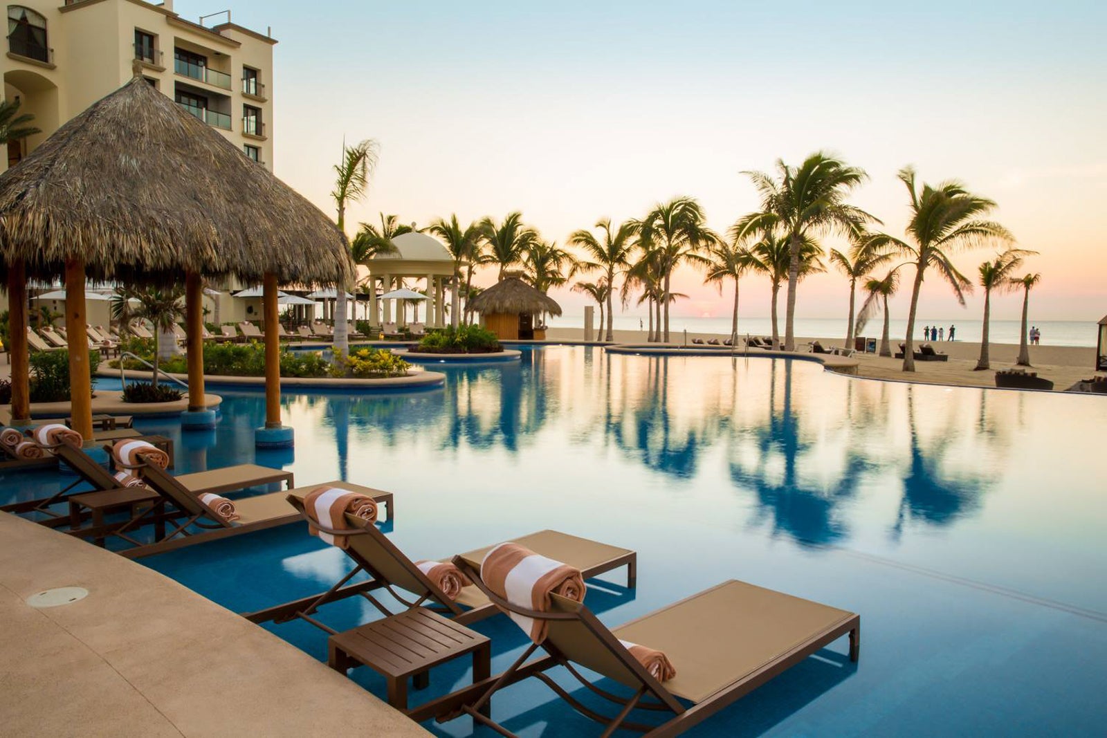 Best Hyatt all-inclusive resorts in the world 2 ?url=https%3A%2F%2Fthepointsguy.global.ssl.fastly.net%2Fus%2Foriginals%2F2023%2F01%2FBest All Inclusive Hyatt Ziva Los Cabos FB
