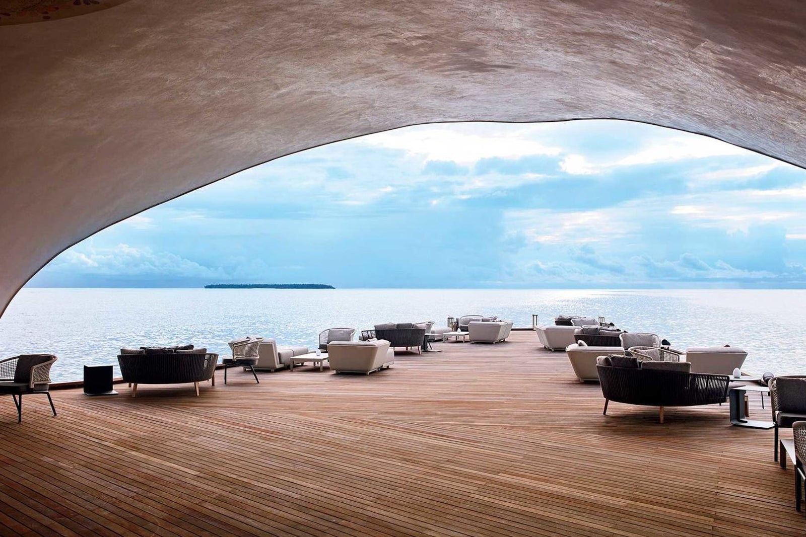 ?url=https%3A%2F%2Fthepointsguy.global.ssl.fastly.net%2Fus%2Foriginals%2F2023%2F02%2FBest Marriott The St. Regis Maldives Vommuli Resort FB