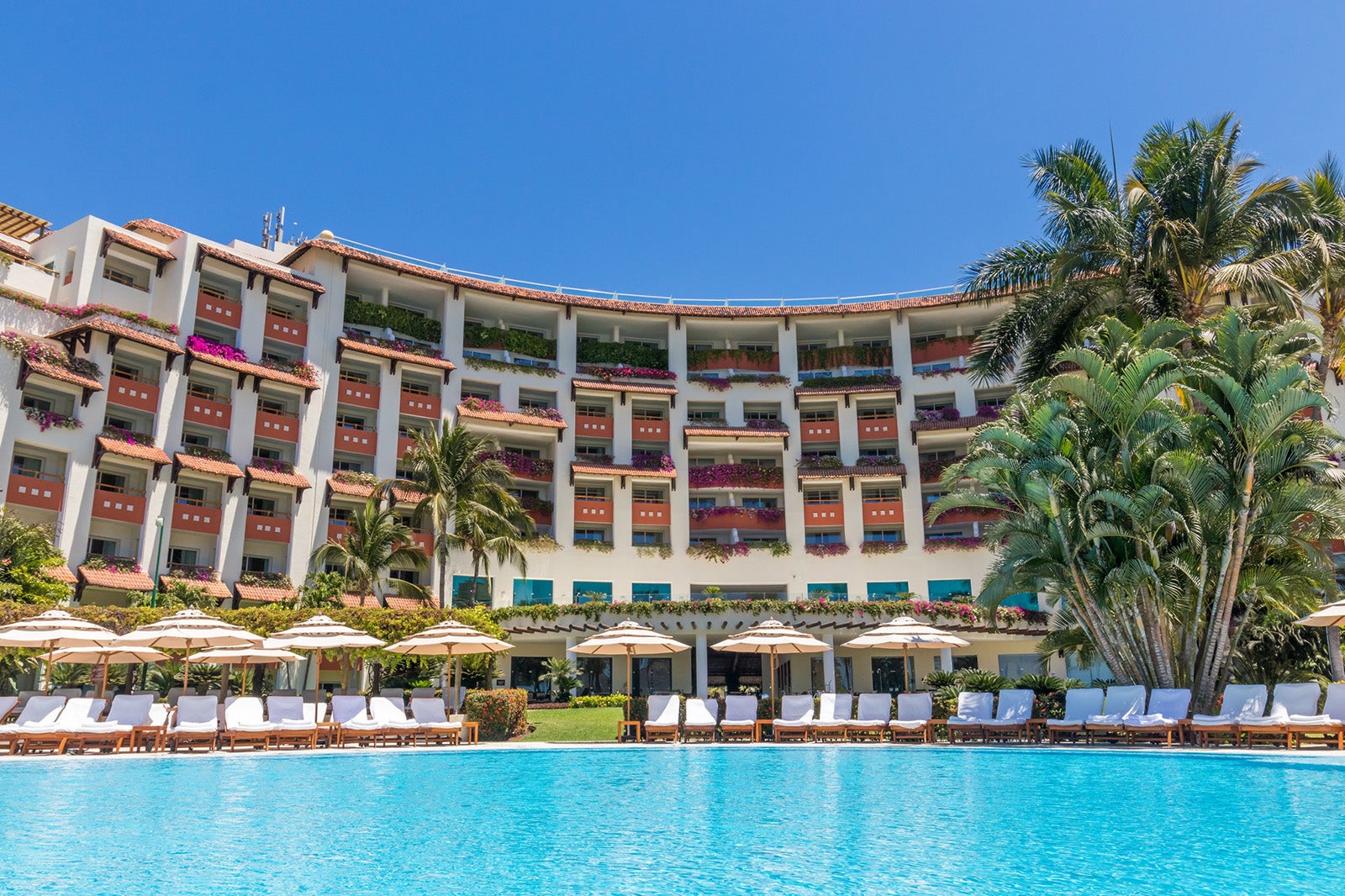 ?url=https%3A%2F%2Fthepointsguy.global.ssl.fastly.net%2Fus%2Foriginals%2F2023%2F10%2FGrand Velas Riviera Nayarit Facebook