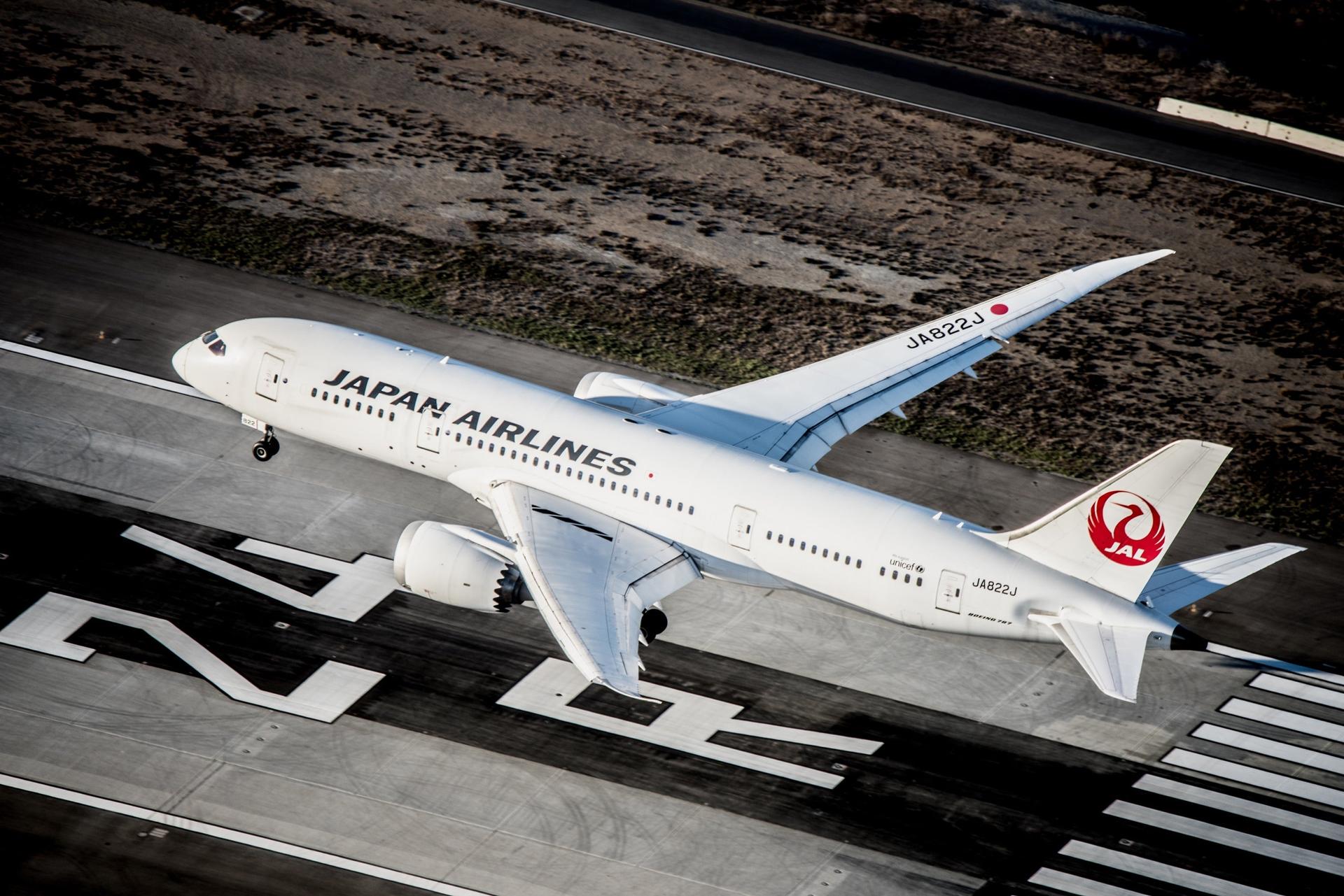 787 Engine Size Powering the Dreamliner: How the 787's GEnx Engines Work - The Points Guy