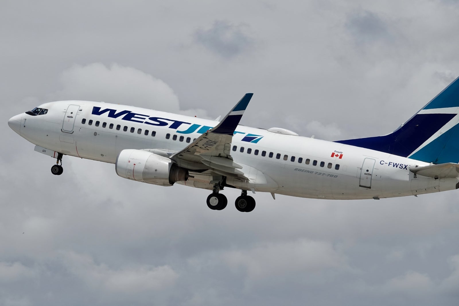 One of Canada’s largest airlines grounds flights as crews strike