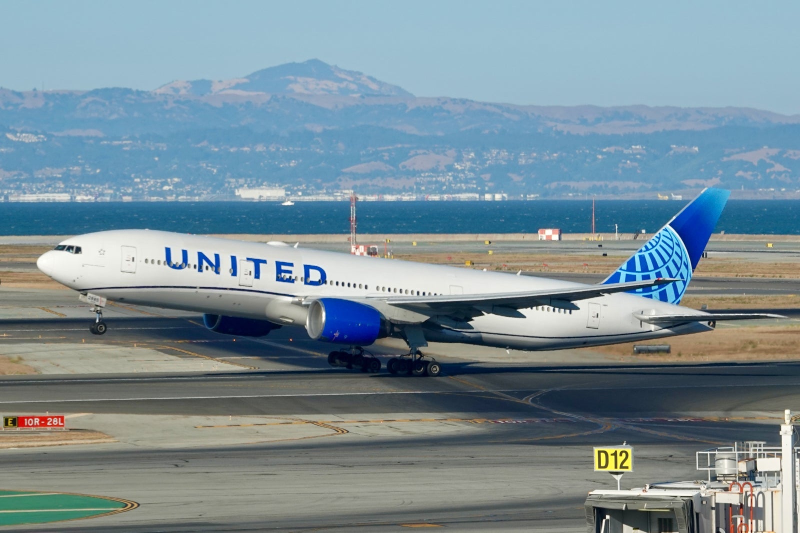 united 777 aircraft