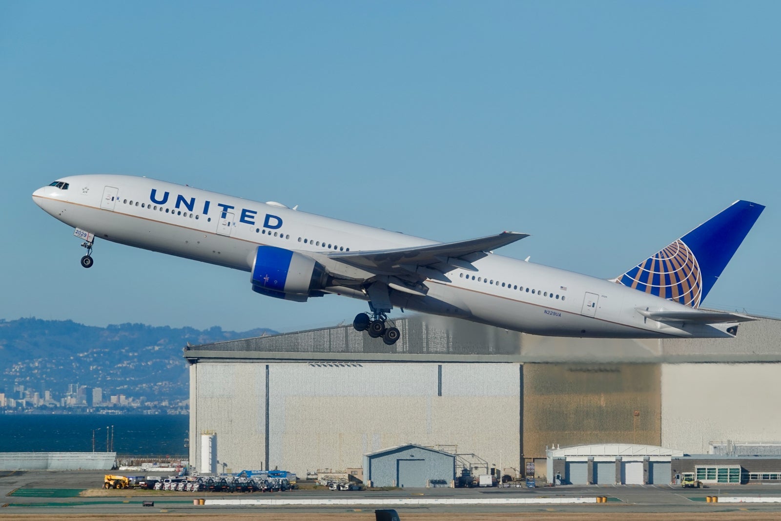 United Explorer Card review: Premium perks without a premium fee