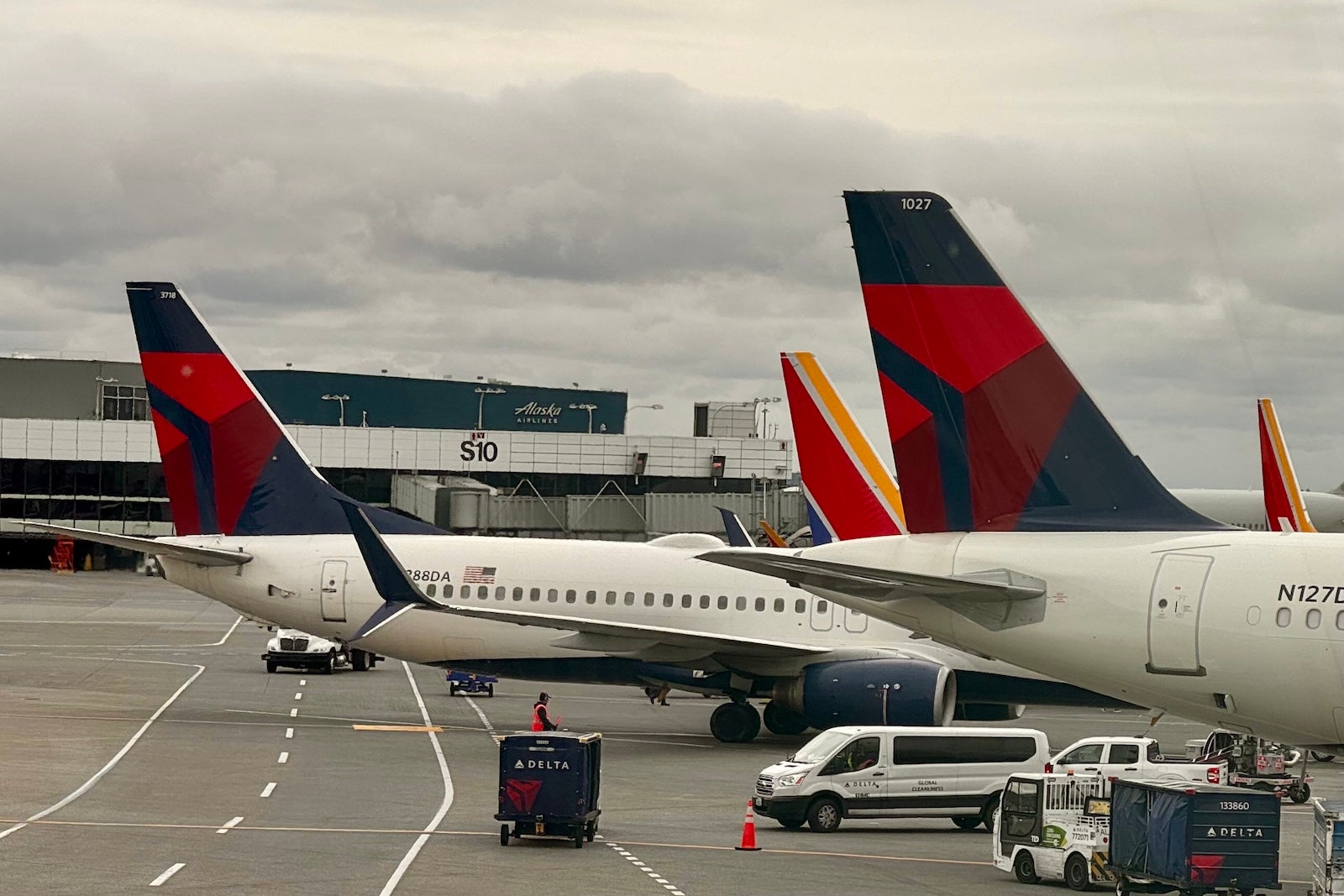 Delta planes in Seattle
