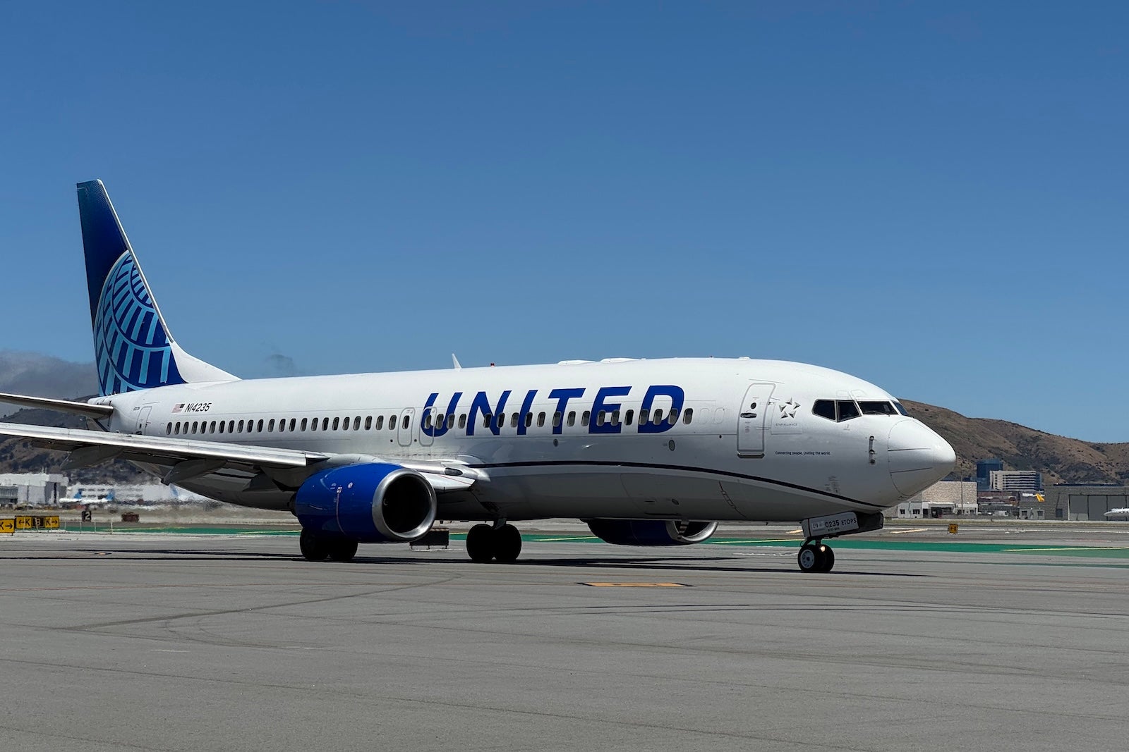 United is making it easier to get on an earlier flight — and have food waiting at your gate