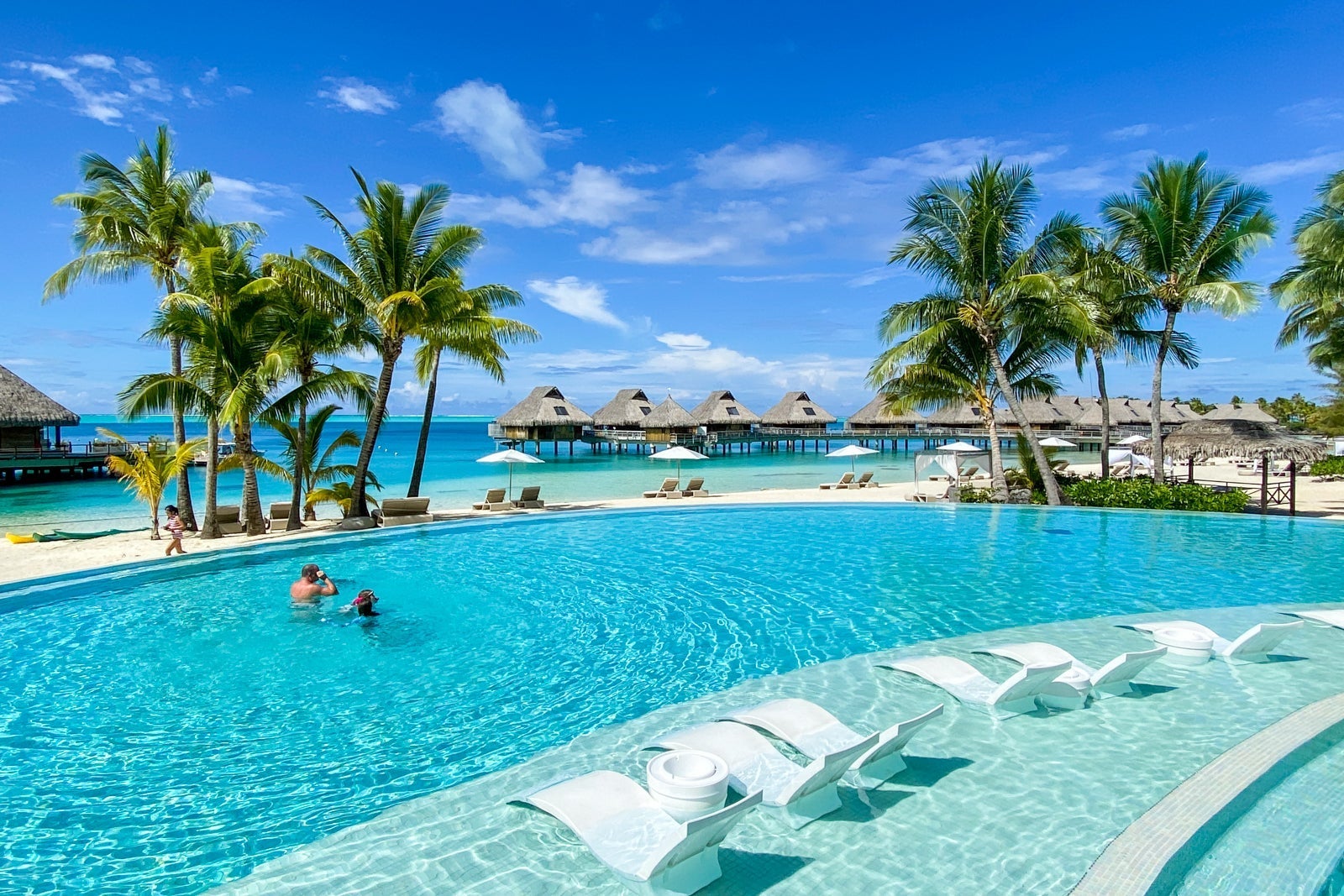 New Hilton American Express card offers: Earn up to 175,000 bonus points
