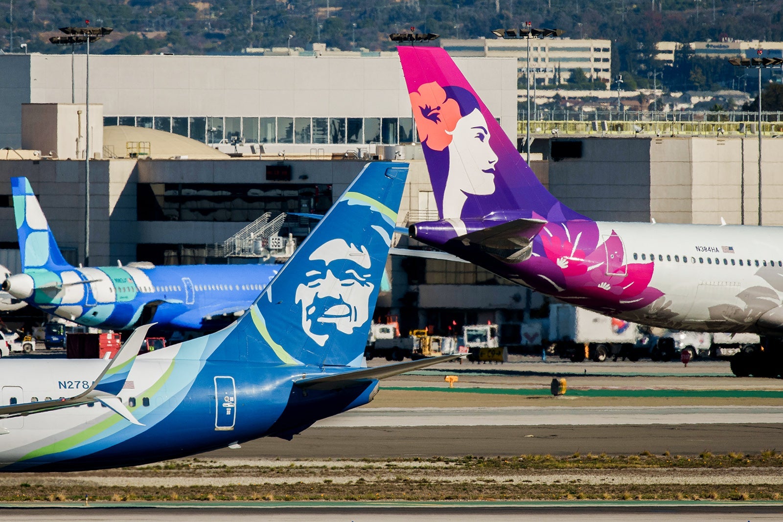 Alaska Hawaiian planes on the tarmac
