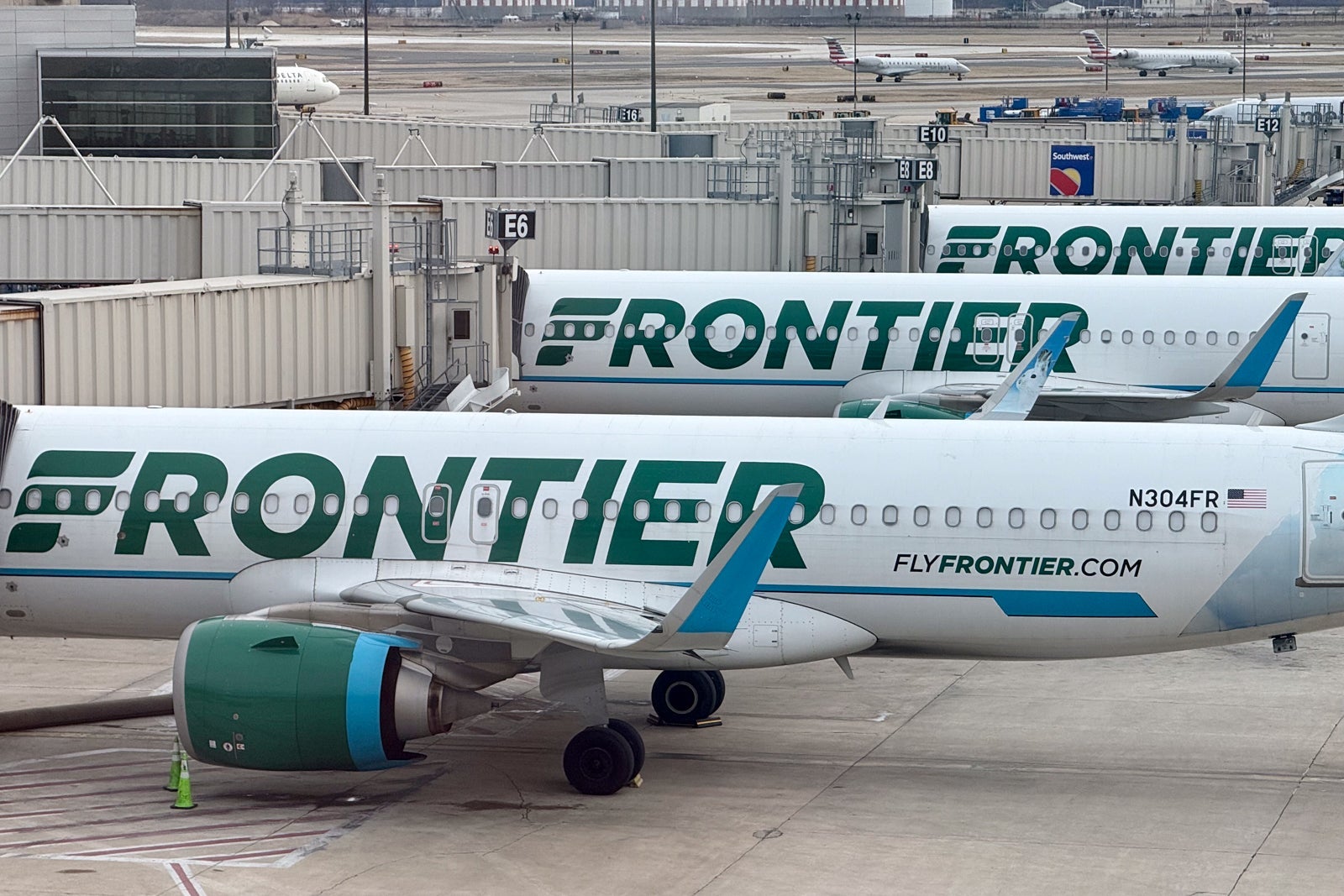 Frontier makes it easier to earn top-tier elite status in 2027 but cuts earning rates for basic fares and noncardholders