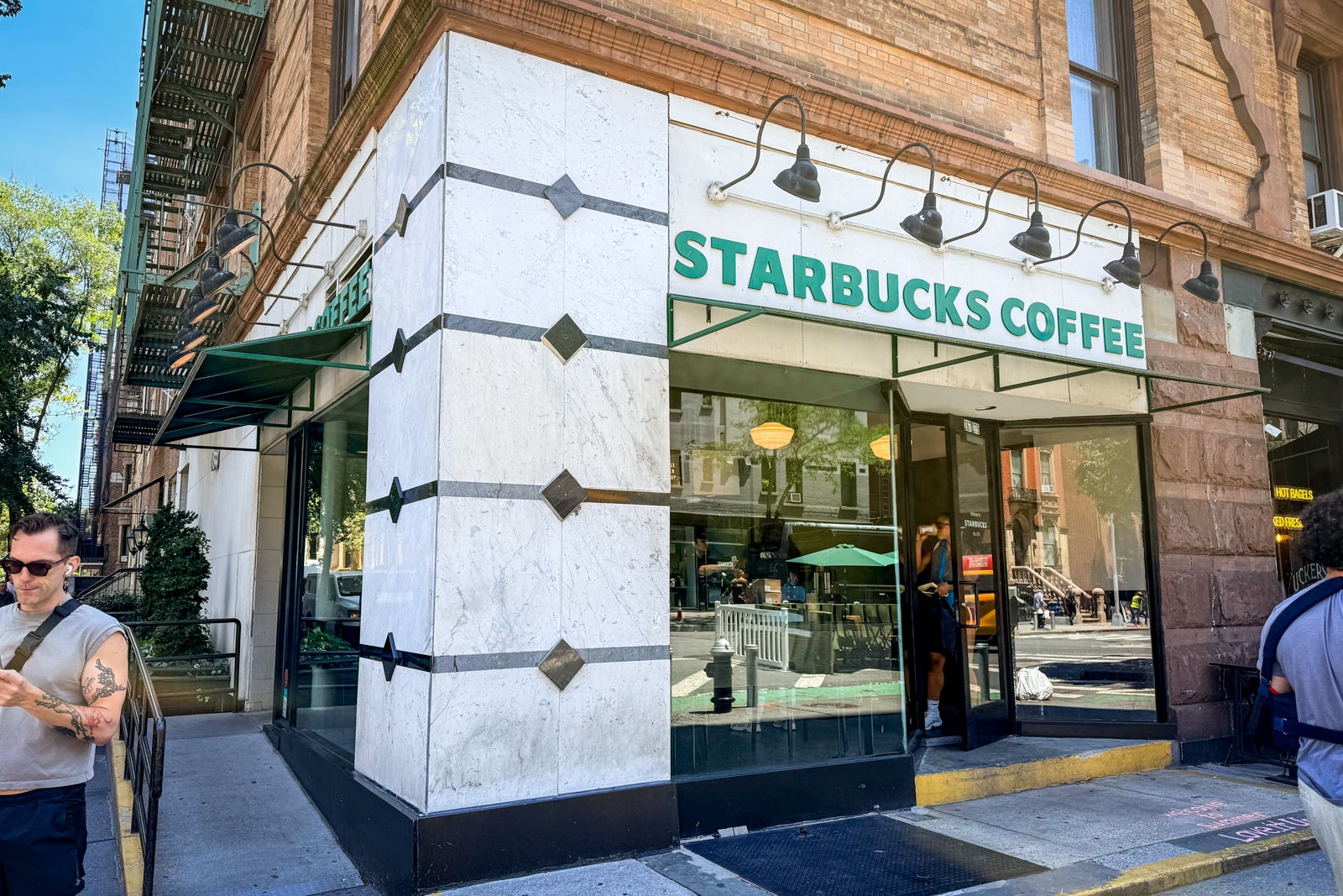 Why I got top-tier status with Starbucks and enjoy it — despite the reduced earnings for some