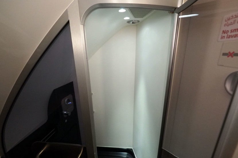 Etihad A380 The Residence - Shower