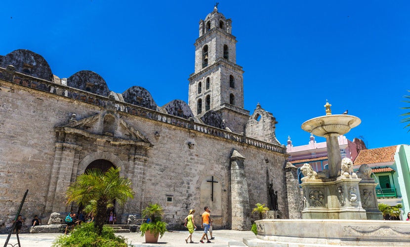 Traveling to Cuba could become much easier in 2016. Image courtesy of Shutterstock.