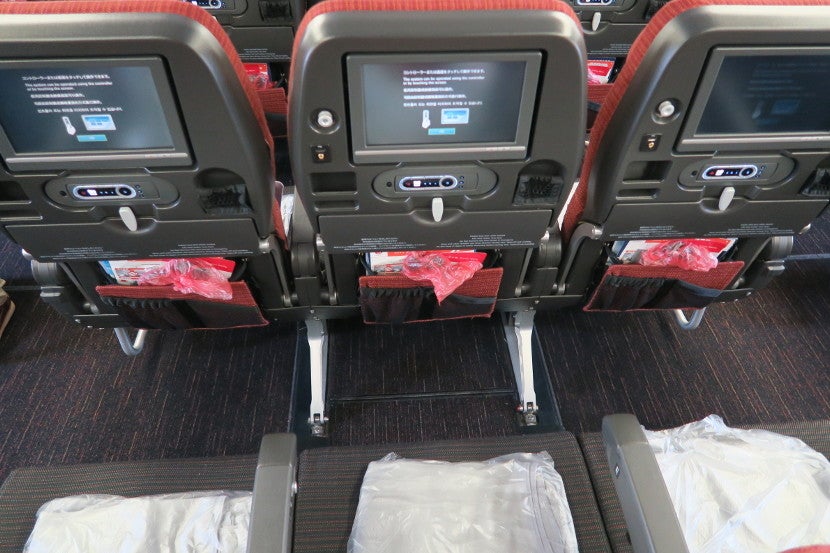 Neither the entertainment boxes nor the seat supports impeded legroom.