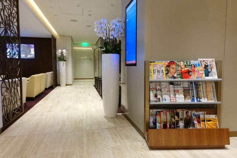 Etihad LAX Lounge Review