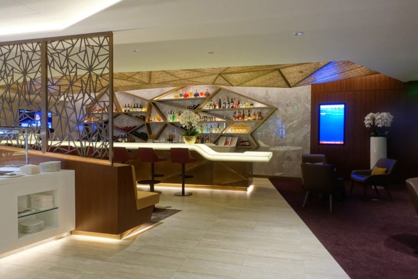 Etihad LAX Lounge Review